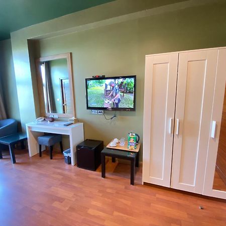Work Den Chiangrai Hotell Chiang Rai Exteriör bild